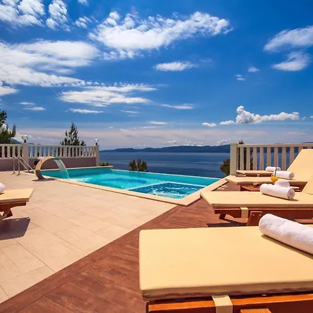 Villa Mirna With Heated Pool & Whirlpool, Traditional Wine Bar, 150m From Sea *