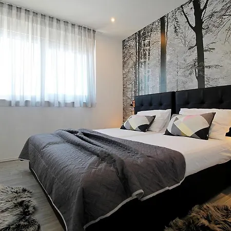 Villa Mirna With Heated Pool & Whirlpool, Traditional Wine Bar, 150m From Sea *