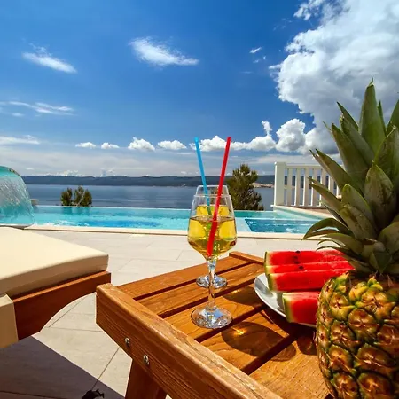 Villa Mirna With Heated Pool & Whirlpool, Traditional Wine Bar, 150m From Sea Lokva Rogoznica