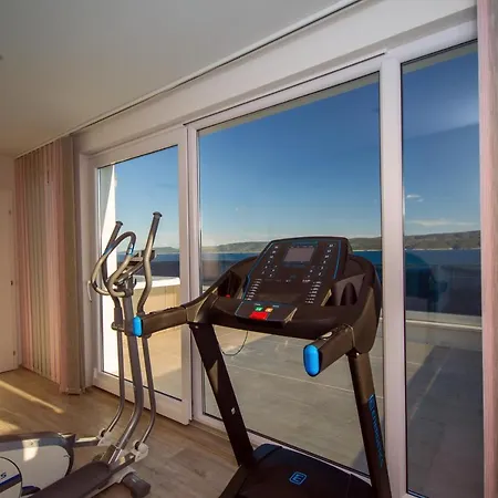 Mirna With Heated Pool & Whirlpool, Traditional Wine Bar, 150m From Sea Vila *