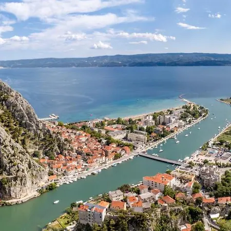 Mirna With Heated Pool & Whirlpool, Traditional Wine Bar, 150m From Sea *