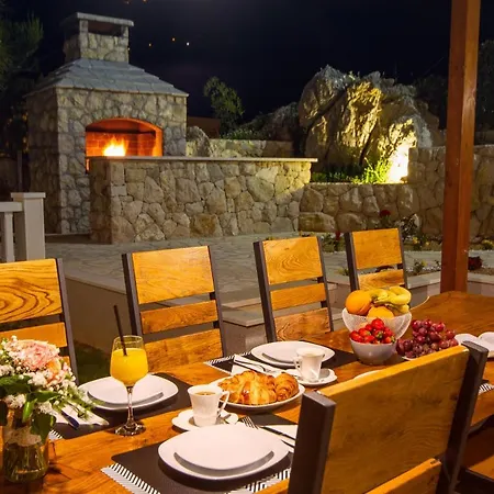 Villa Mirna With Heated Pool & Whirlpool, Traditional Wine Bar, 150m From Sea