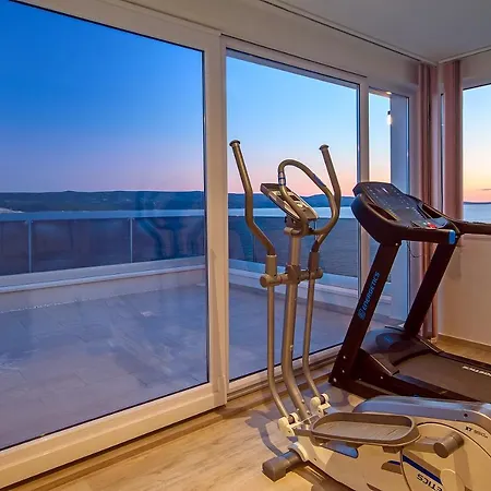 Mirna With Heated Pool & Whirlpool, Traditional Wine Bar, 150m From Sea Vila