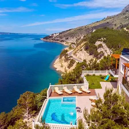 Mirna With Heated Pool & Whirlpool, Traditional Wine Bar, 150m From Sea