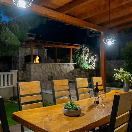 Mirna With Heated Pool & Whirlpool, Traditional Wine Bar, 150m From Sea * לוקבה
