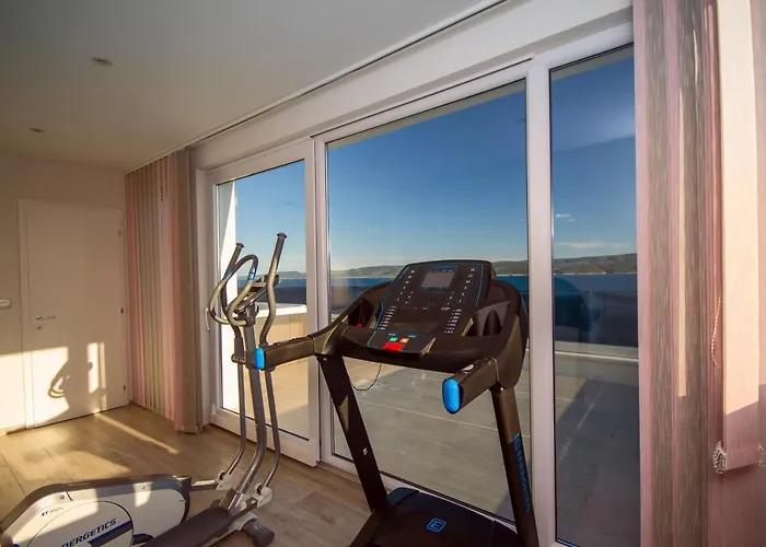 Mirna With Heated Pool & Whirlpool, Traditional Wine Bar, 150m From Sea Вилла *