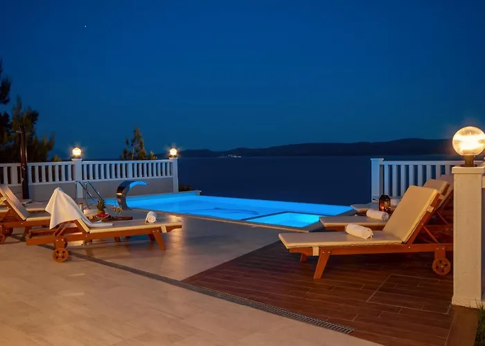 Mirna With Heated Pool & Whirlpool, Traditional Wine Bar, 150m From Sea Вилла Локва-Рогозница