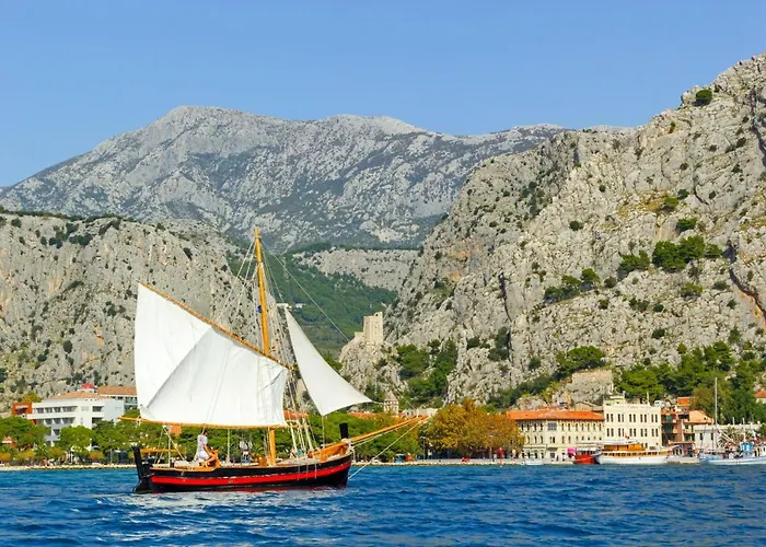 Mirna With Heated Pool & Whirlpool, Traditional Wine Bar, 150m From Sea Вилла