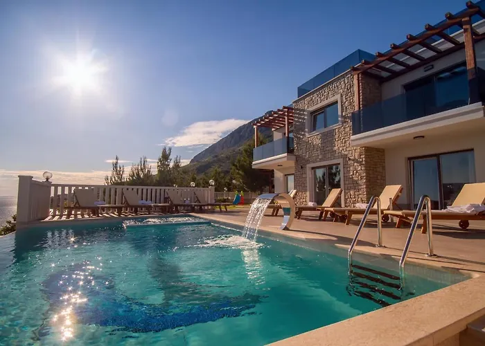 Mirna With Heated Pool & Whirlpool, Traditional Wine Bar, 150m From Sea